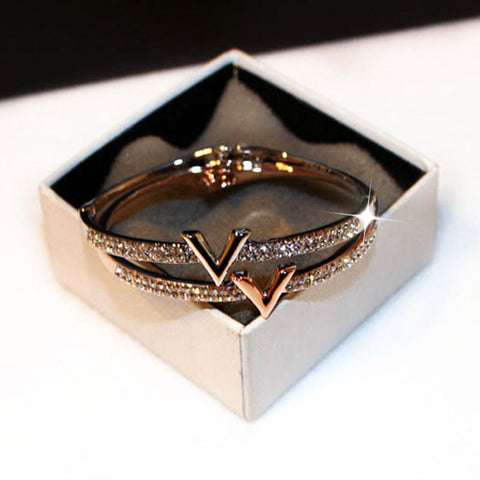 Designer Style Micro Inlaid Zircon Bracelet